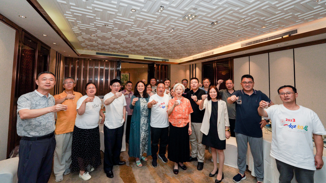 18016998_a4036646029_plx.jpg 图片