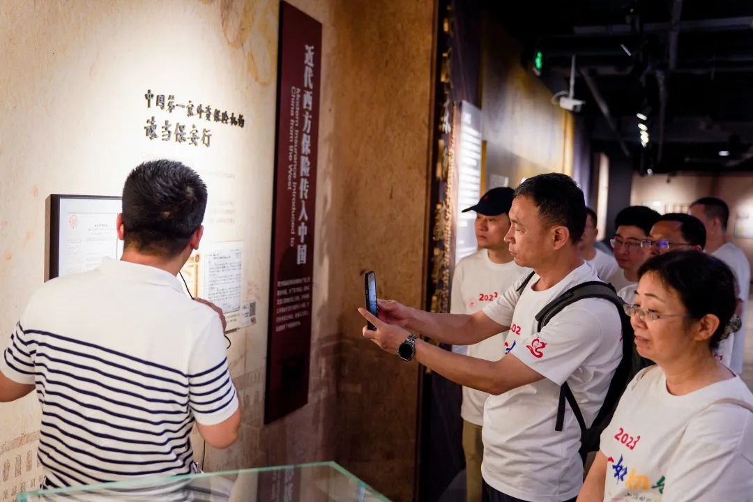 15201081_a4036646029_plx.jpg 图片