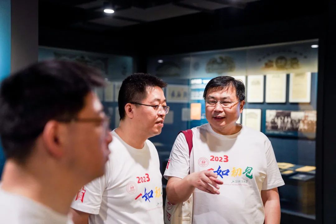 15637695_a4036646029_plx.jpg 图片