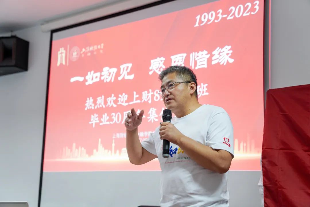 10708470_a4036646029_plx.jpg 图片