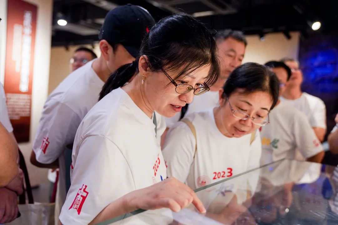 15303831_a4036646029_plx.jpg 图片