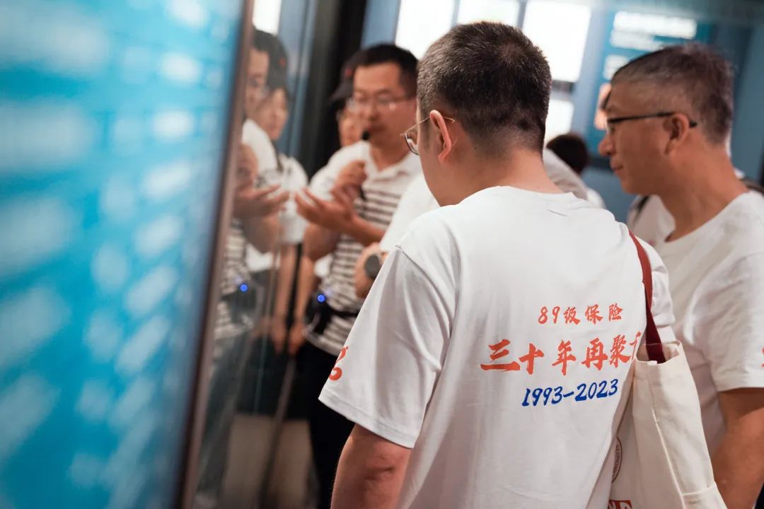 15491758_a4036646029_plx.jpg 图片