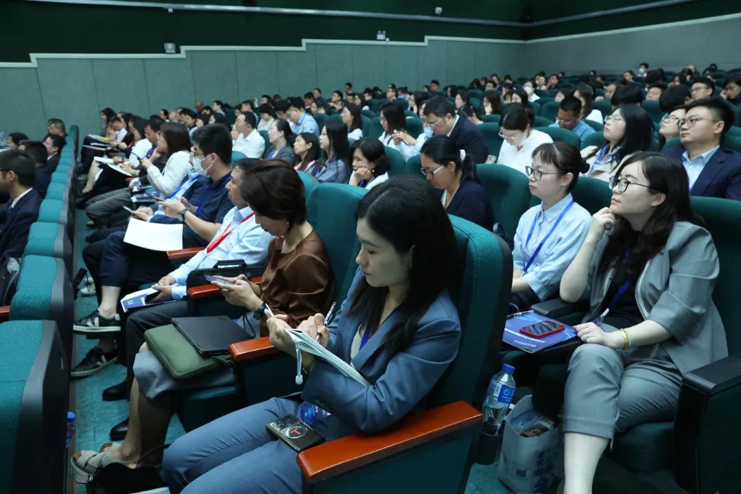 6、首席风险官论坛的现场照片.JPG 图片